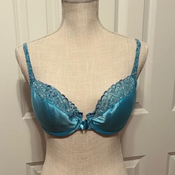 Victoria's Secret Vintage 1990's Miracle Bra - Picture 1 of 15
